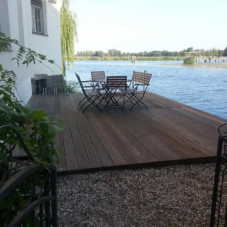 Auf Der Dominsel - Seerose * Brandenburg (Brandenburg an der Havel)