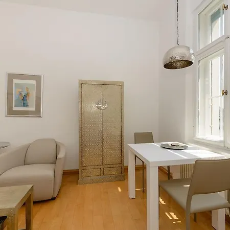 Auf Der Dominsel - Seerose Brandenburg (Brandenburg an der Havel)