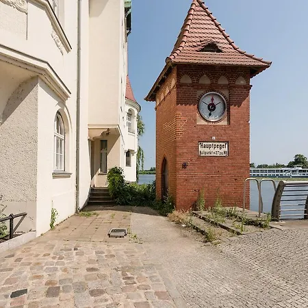 Auf Der Dominsel - Seerose Brandenburg (Brandenburg an der Havel)